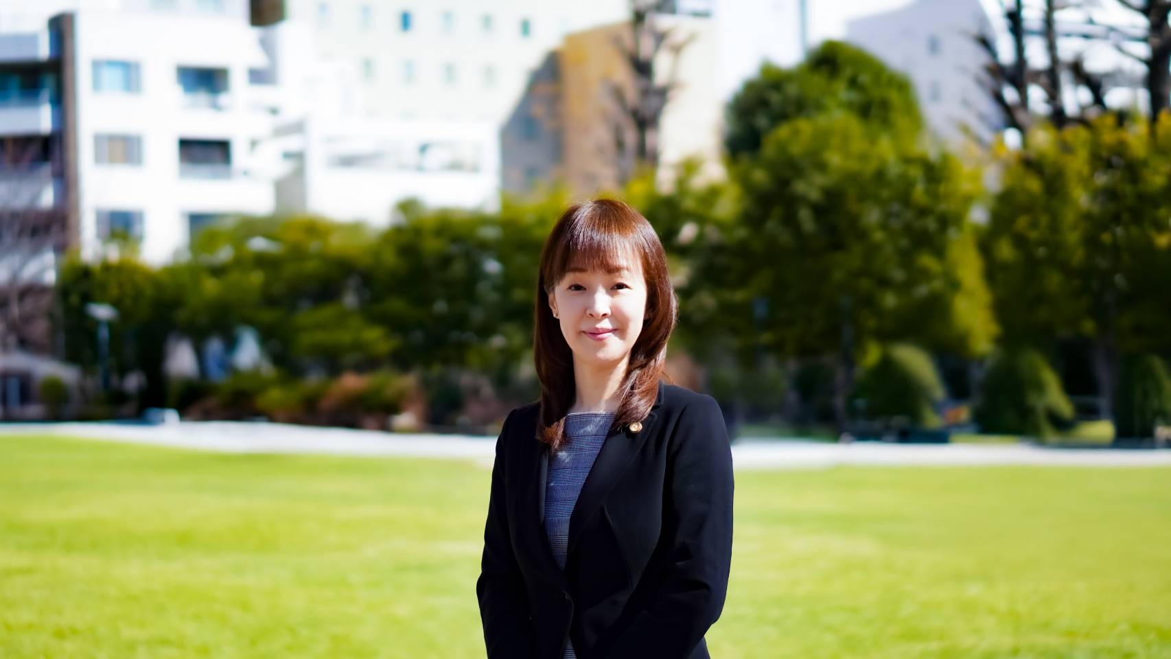 神田 麻<